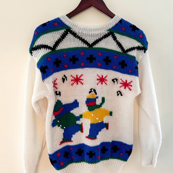 Vintage Kids Playing in the Snow Sweater - Picture 6 of 7